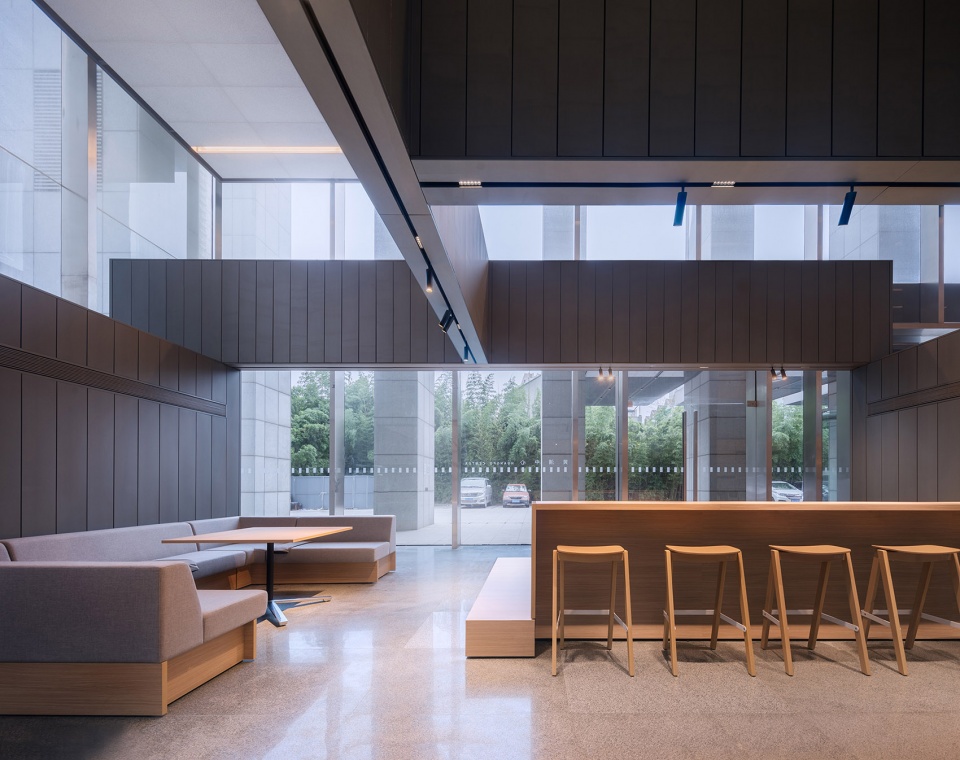 /Witty_Finance/get_goods_mes.do?goods_num=665